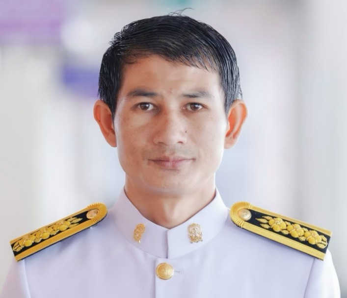 พัฒนวุฒิ  แสงสว่าง